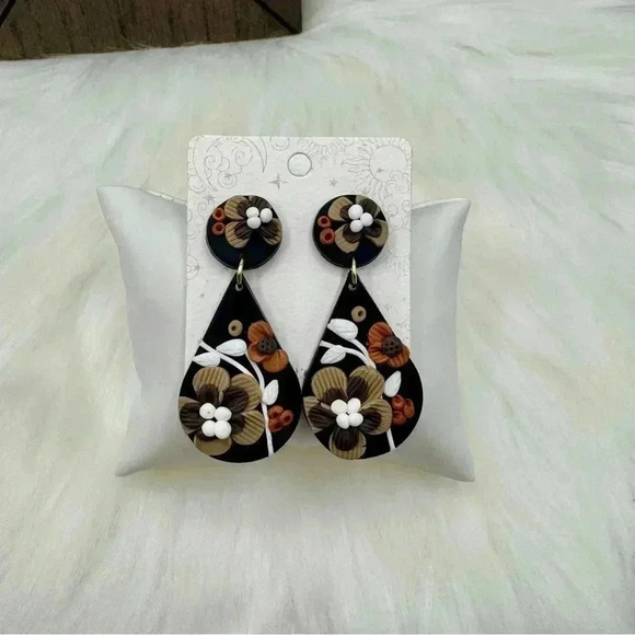 Polymer Clay Flower Design Earrings - Picture 1 of 3